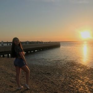 Meet your Posher, Ava